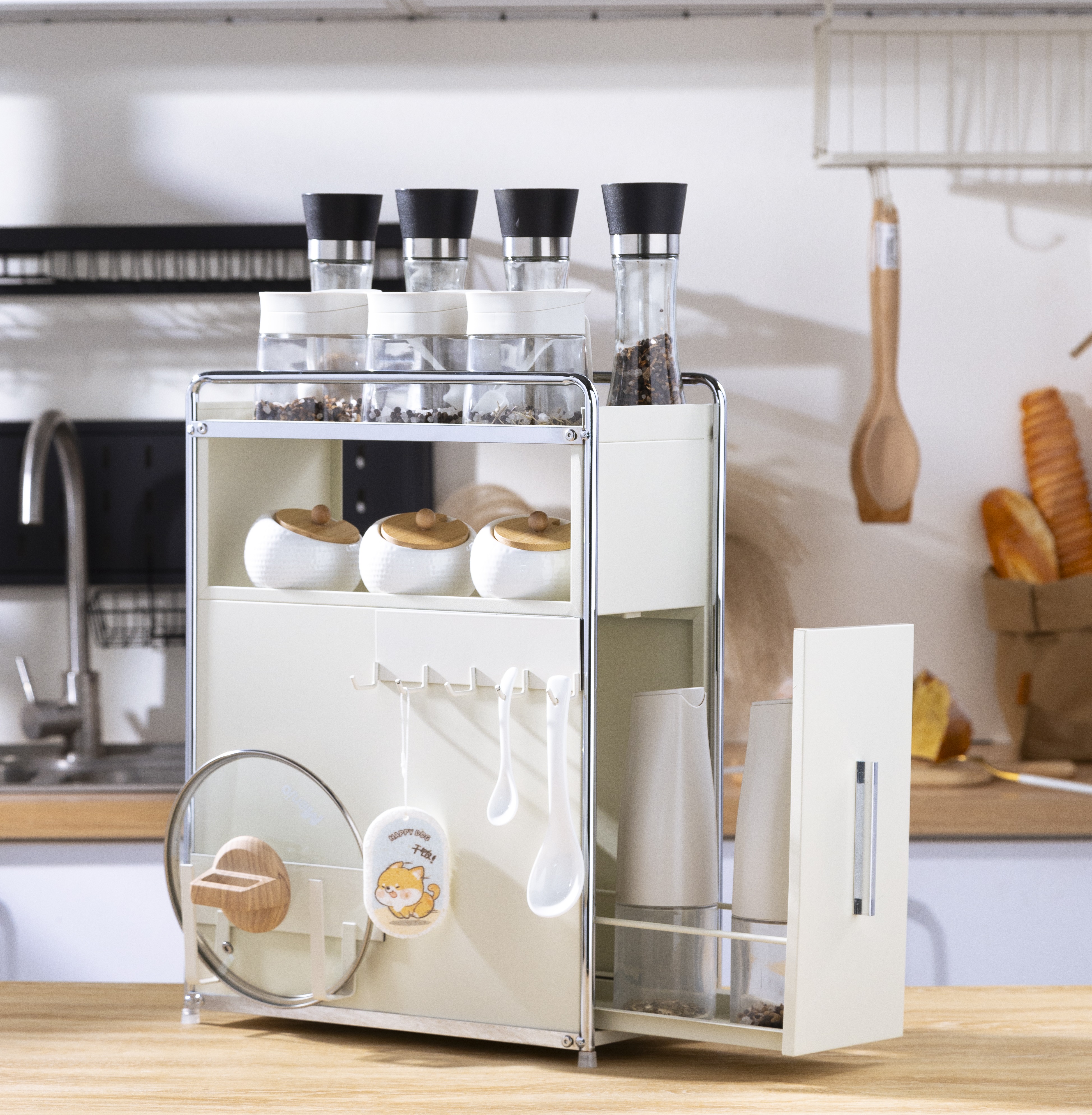 향신료 저장 캐비닛